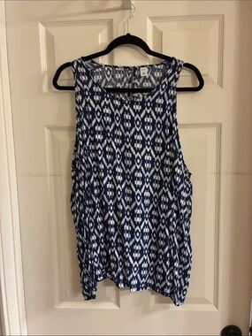 Old Navy Blue and White Printed Tank Top
